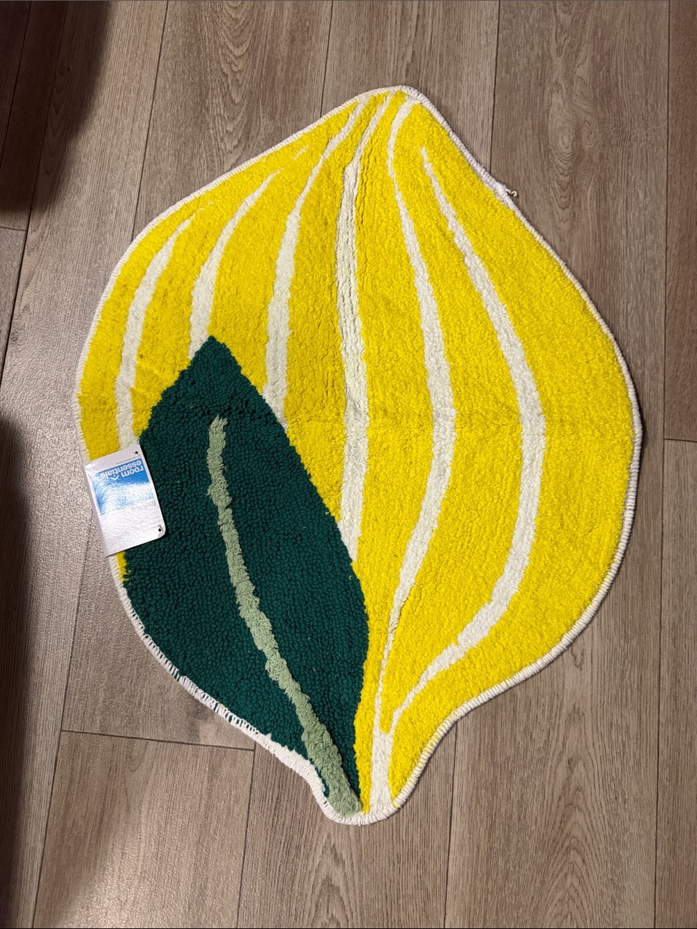 NWT. Room Essentials Yellow and Dark Green Leaf Bath Mat